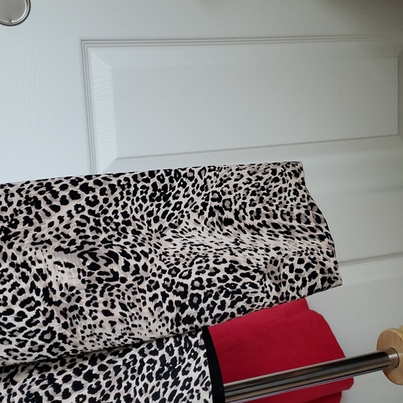 Dana Buchman silk blouse - Picture 3 of 5